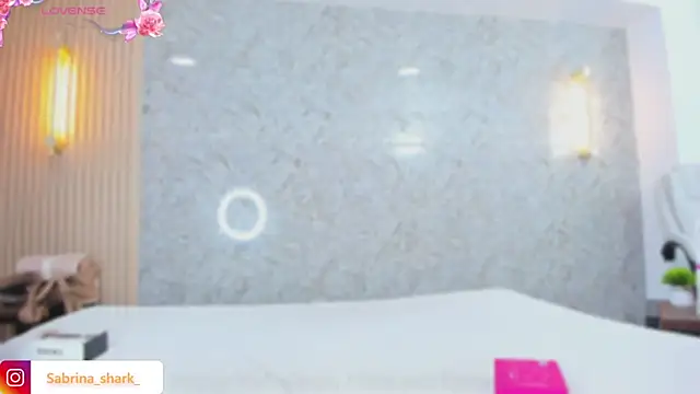 Snapshot of sabrina_shark_ chatting on October 25, 3:03 am sabrina shark online show from October 25, 3:03 am