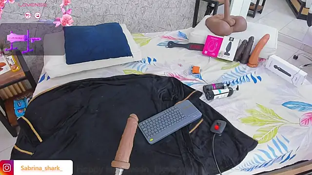 Snapshot of sabrina_shark_ chatting on November 10, 2:54 am sabrina shark online show from November 10, 2:54 am