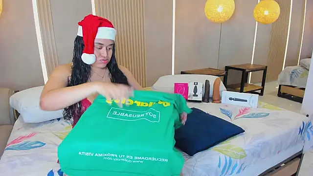 Snapshot of sabrina_shark_ chatting on December 15, 1:43 am sabrina shark online show from December 15, 1:43 am