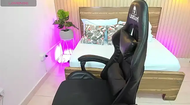 ayla13  online show from March 20, 10:07 pm