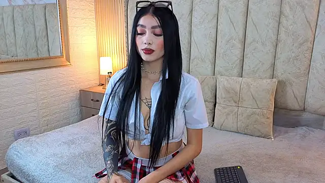 catalina  23 online show from October 11, 7:45 pm