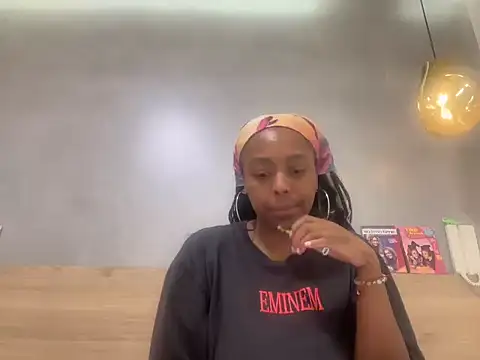 Snapshot of ChocolateCakeQueen chatting on July 21, 12:57 am ChocolateCakeQueen online show from July 21, 12:57 am