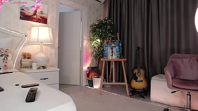 Snapshot of IreneHope chatting on February 11, 9:47 am IreneHope online show from February 11, 9:47 am