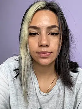 Snapshot of hannahb-e chatting on March 18, 5:10 pm hannahb-e online show from March 18, 5:10 pm