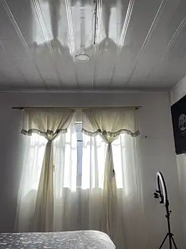 hannahb-e online show from November 21, 2:16 pm