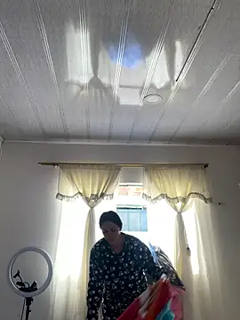 hannahb-e online show from January 11, 1:16 pm