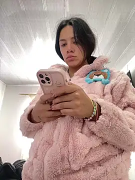 hannahb-e online show from February 17, 4:24 pm