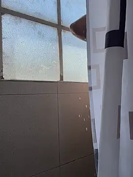 hannahb-e online show from April 4, 3:53 pm