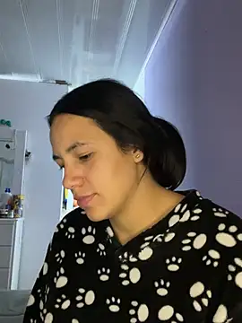 hannahb-e online show from April 28, 3:33 am