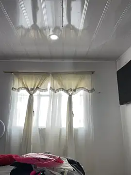 hannahb-e online show from May 20, 8:48 pm