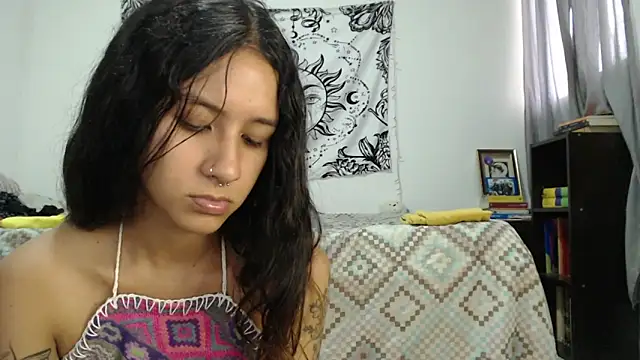 Snapshot of AlinaWoolf_ chatting on December 27, 10:16 pm AlinaWoolf  online show from December 27, 10:16 pm