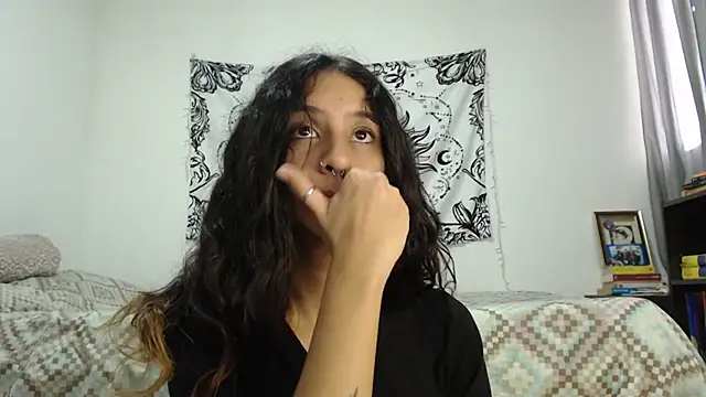 Snapshot of AlinaWoolf_ chatting on December 30, 6:05 pm AlinaWoolf  online show from December 30, 6:05 pm