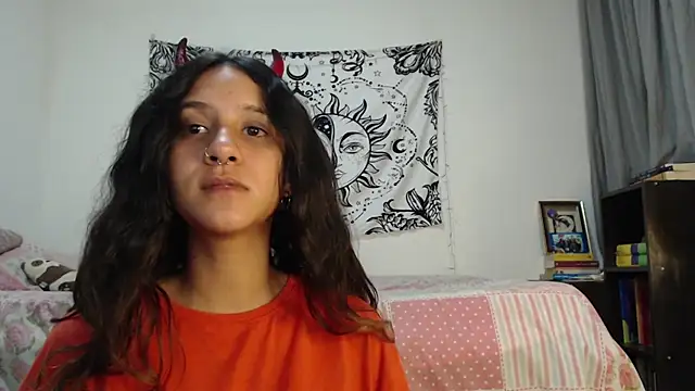 Snapshot of AlinaWoolf_ chatting on January 11, 2:41 am AlinaWoolf  online show from January 11, 2:41 am