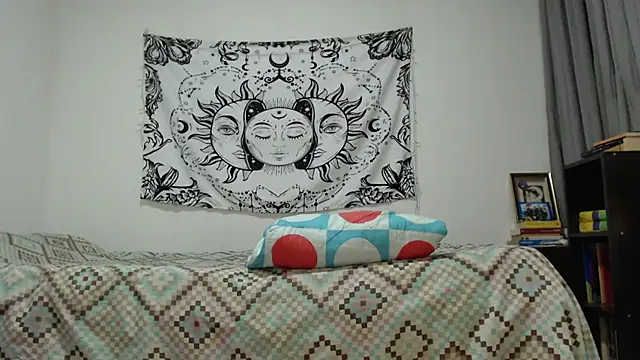 Snapshot of AlinaWoolf_ chatting on February 9, 4:14 am AlinaWoolf  online show from February 9, 4:14 am