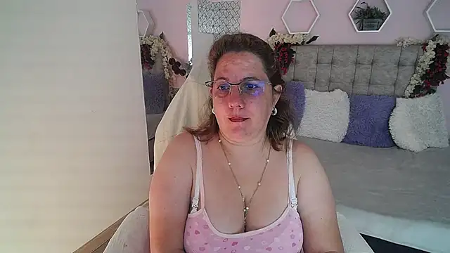 katie joness  online show from February 7, 12:39 pm