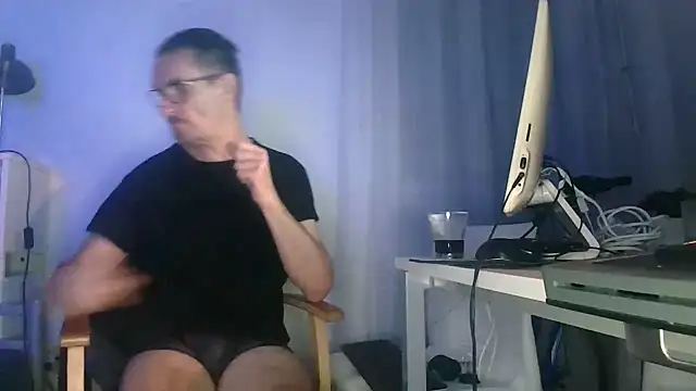 Snapshot of francky-libertin chatting on January 18, 5:04 pm francky-libertin online show from January 18, 5:04 pm