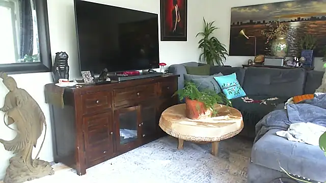 CeceilaMoon online show from November 17, 7:52 pm