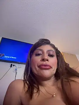 Snapshot of canela_10 chatting on July 3, 3:02 am canela 10 online show from July 3, 3:02 am