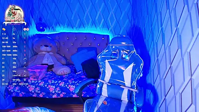 NicolleTaylor online show from November 18, 4:50 am