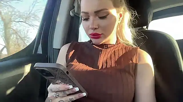 petitebeauty online show from December 3, 1:09 pm