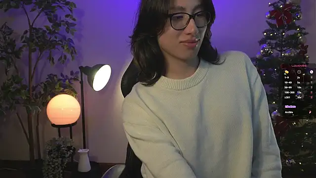 Snapshot of SrLuis18 chatting on December 17, 10:44 am SrLuis18 online show from December 17, 10:44 am