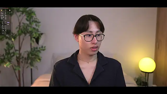 Snapshot of SrLuis18 chatting on September 10, 10:32 pm SrLuis18 online show from September 10, 10:32 pm
