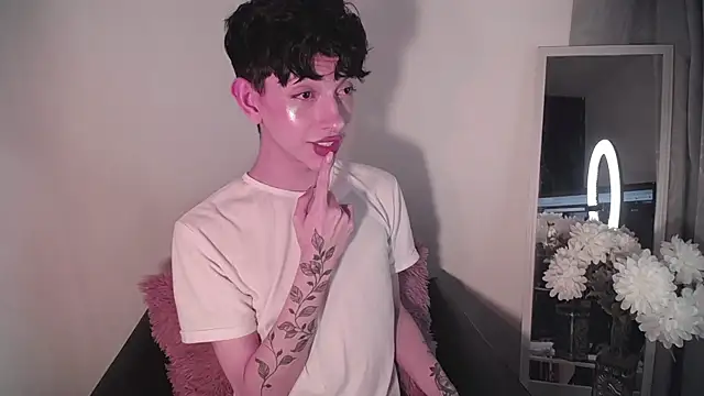 Snapshot of lyamthommpson chatting on February 8, 4:14 am lyamthommpson online show from February 8, 4:14 am