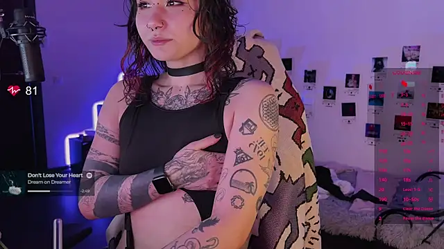 deadlysweet online show from November 1, 11:40 pm