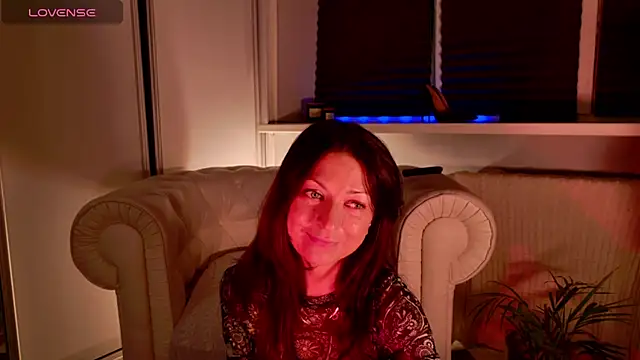 Your Little Milf online show from April 7, 10:31 pm