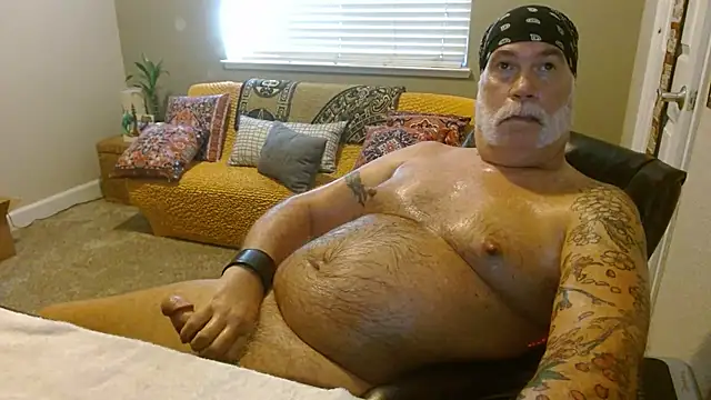 musclebearnips online show from October 21, 6:08 pm