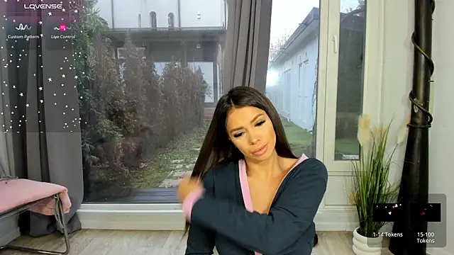 Snapshot of Selena_Reeves chatting on December 28, 7:44 am Selena Reeves online show from December 28, 7:44 am