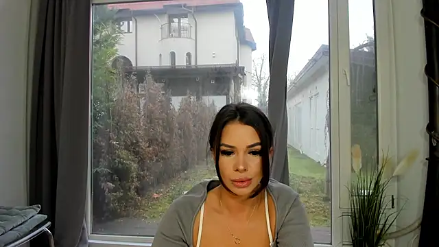 Snapshot of Selena_Reeves chatting on January 12, 9:51 am Selena Reeves online show from January 12, 9:51 am