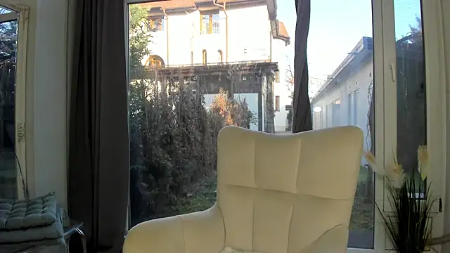 Snapshot of Selena_Reeves chatting on February 10, 7:04 am Selena Reeves online show from February 10, 7:04 am