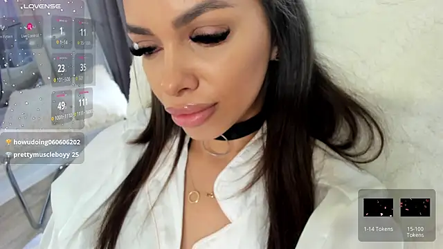 Snapshot of Selena_Reeves chatting on March 7, 12:01 pm Selena Reeves online show from March 7, 12:01 pm