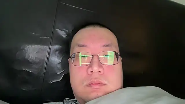 Snapshot of slaveasianboy chatting on December 20, 5:40 pm slaveasianboy online show from December 20, 5:40 pm