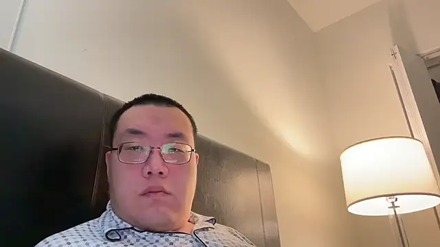 Snapshot of slaveasianboy chatting on January 6, 3:51 pm slaveasianboy online show from January 6, 3:51 pm