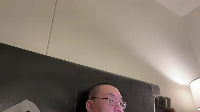 Snapshot of slaveasianboy chatting on March 1, 10:13 am slaveasianboy online show from March 1, 10:13 am