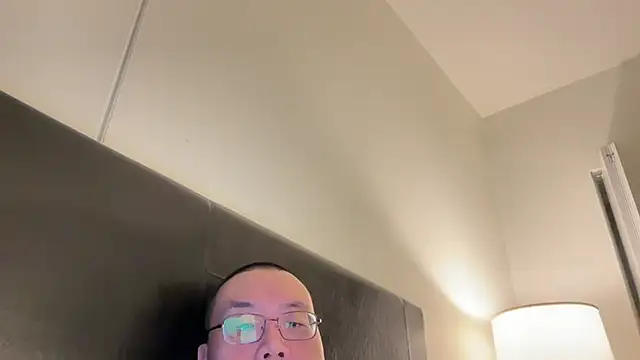 Snapshot of slaveasianboy chatting on March 2, 4:17 am slaveasianboy online show from March 2, 4:17 am