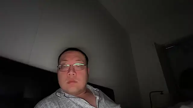 Snapshot of slaveasianboy chatting on November 25, 10:04 am slaveasianboy online show from November 25, 10:04 am