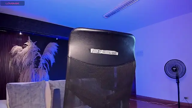 victoria mooree online show from January 30, 6:10 pm