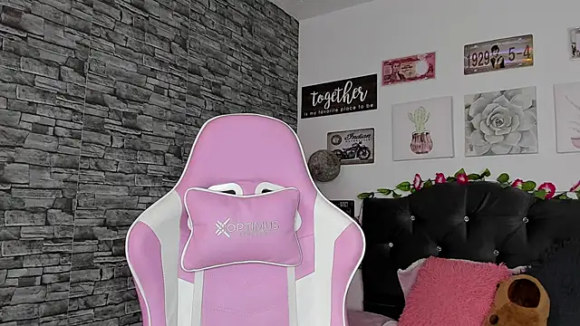 olivia22love online show from February 11, 3:08 pm