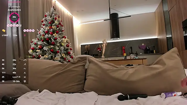 Snapshot of _Monic_ chatting on January 6, 8:18 pm  Monic  online show from January 6, 8:18 pm