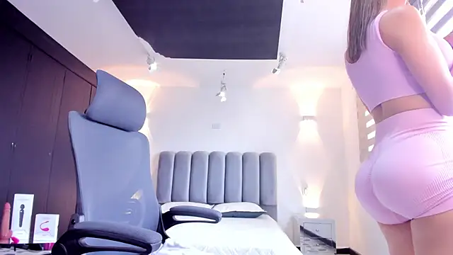 AnaRuiz online show from February 20, 3:41 pm