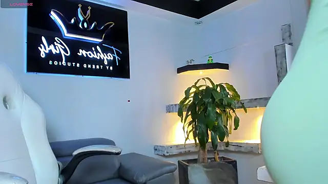 AnaRuiz online show from February 23, 9:37 pm