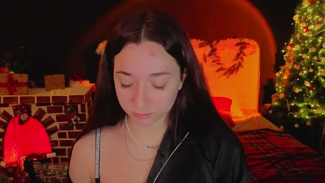 YasmineWest online show from December 15, 1:54 am