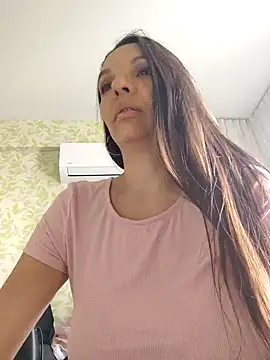 Snapshot of samilux5 chatting on January 8, 6:31 pm samilux5 online show from January 8, 6:31 pm