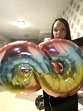 Snapshot of samilux5 chatting on January 15, 5:08 am samilux5 online show from January 15, 5:08 am