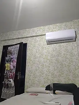 Snapshot of samilux5 chatting on January 31, 5:19 am samilux5 online show from January 31, 5:19 am