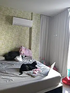 Snapshot of samilux5 chatting on February 17, 8:04 pm samilux5 online show from February 17, 8:04 pm