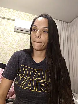 Snapshot of samilux5 chatting on February 18, 3:31 am samilux5 online show from February 18, 3:31 am